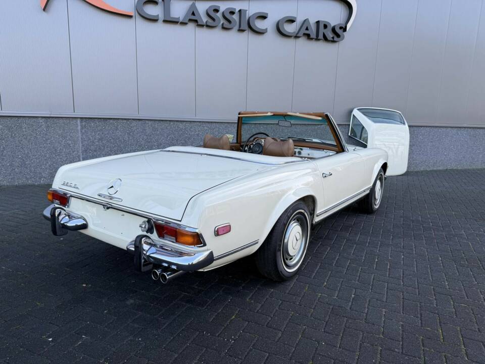 Image 8/48 of Mercedes-Benz 280 SL (1970)