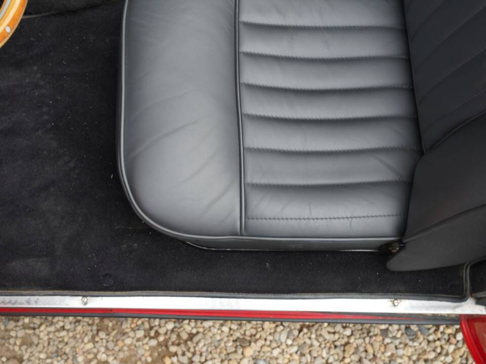 Image 26/50 of Jaguar XK 150 DHC (1960)