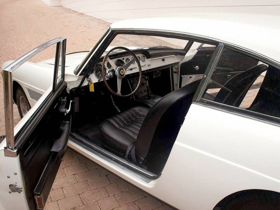 Imagen 2/8 de Ferrari 250 GTE (1962)