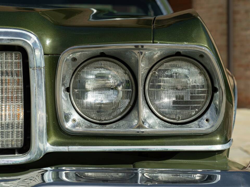 Obraz 31/50 pojazdu Ford Gran Torino (1976)