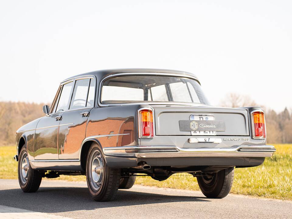 Afbeelding 6/39 van Alfa Romeo 2600 Berlina (1962)