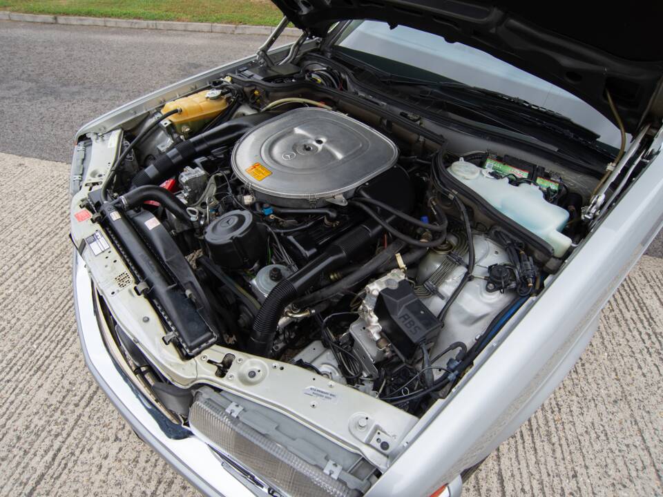 Bild 24/28 von Mercedes-Benz 500 SE (1988)