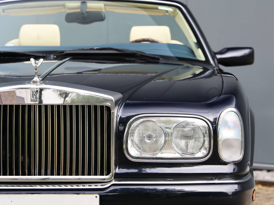 Image 15/52 of Rolls-Royce Corniche V (2000)