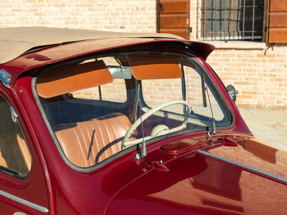 Immagine 13/50 di Renault 4 CV Décapotable (1957)