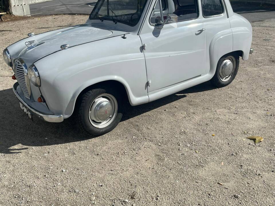 Image 2/51 of Austin A 35 (1959)