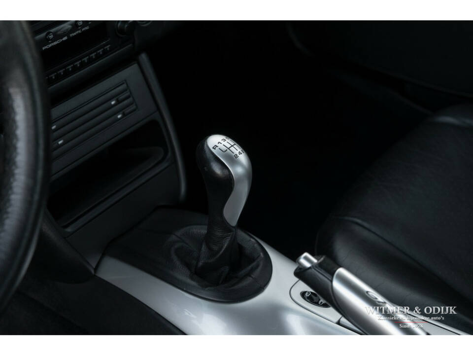 Image 17/33 of Porsche 911 GT3 (2000)