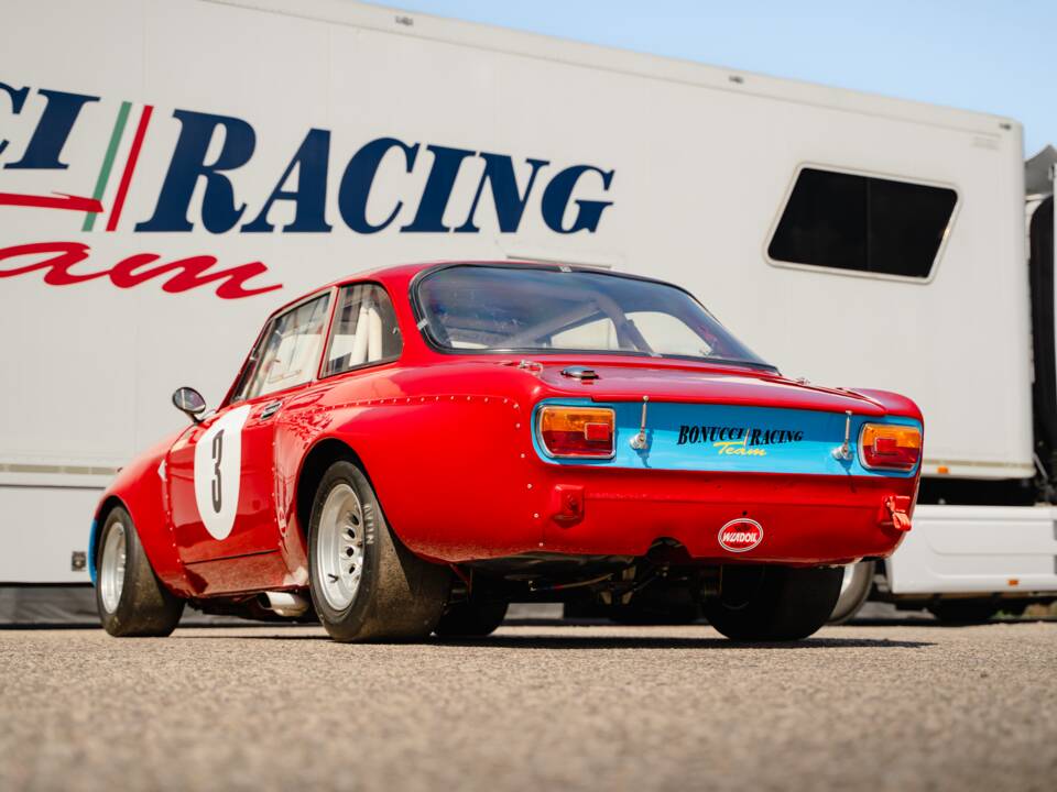 Imagen 10/81 de Alfa Romeo 1750 GT Veloce (1968)