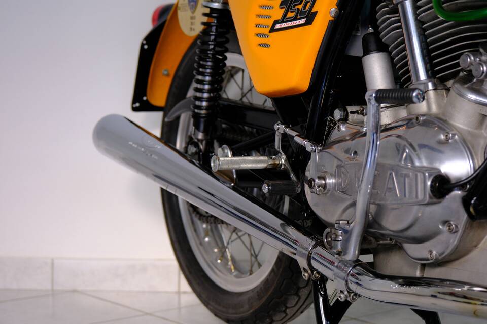 Afbeelding 26/96 van Ducati 750 Sport (1974)