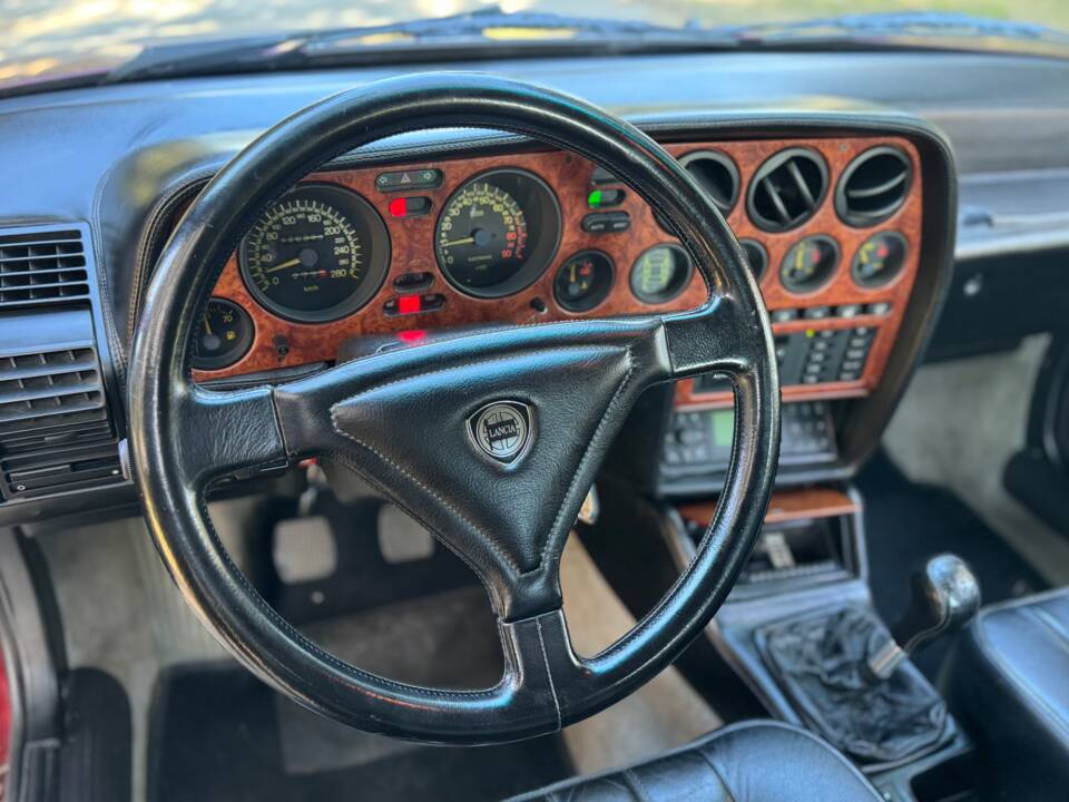 Bild 45/55 von Lancia Thema 8.32 (1991)