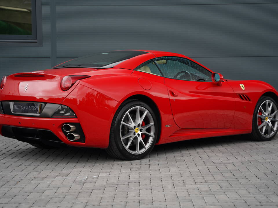 Image 29/50 of Ferrari California (2010)