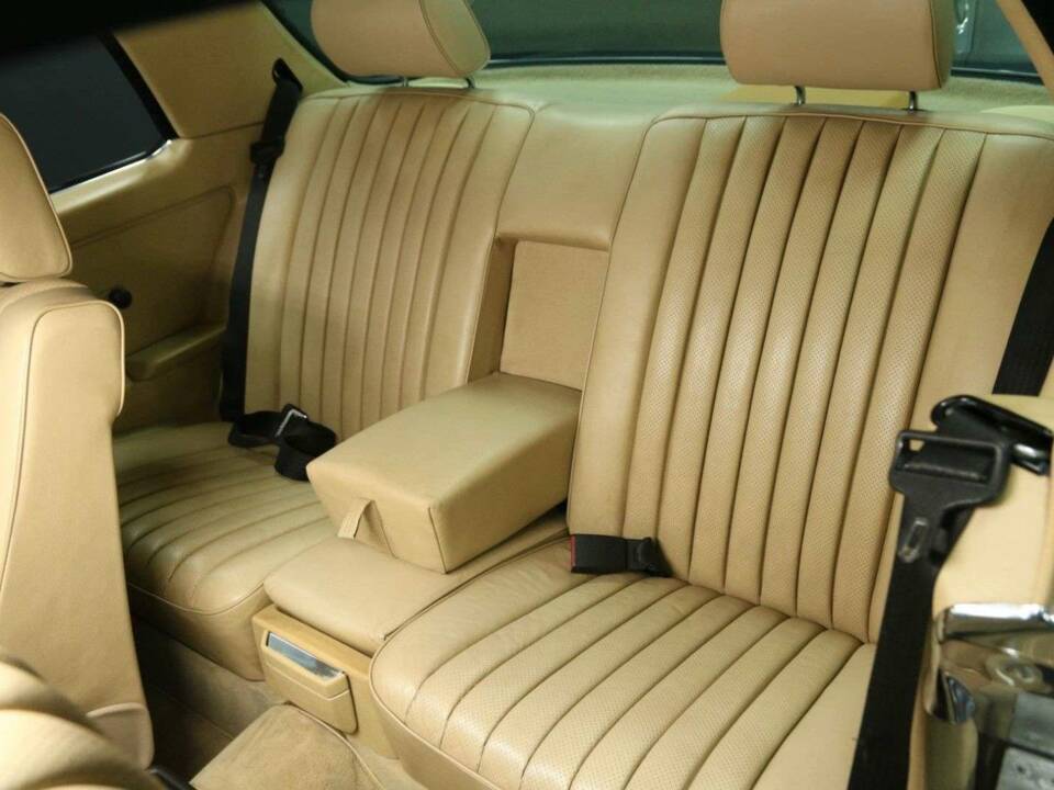 Image 20/30 of Mercedes-Benz 280 CE (1984)