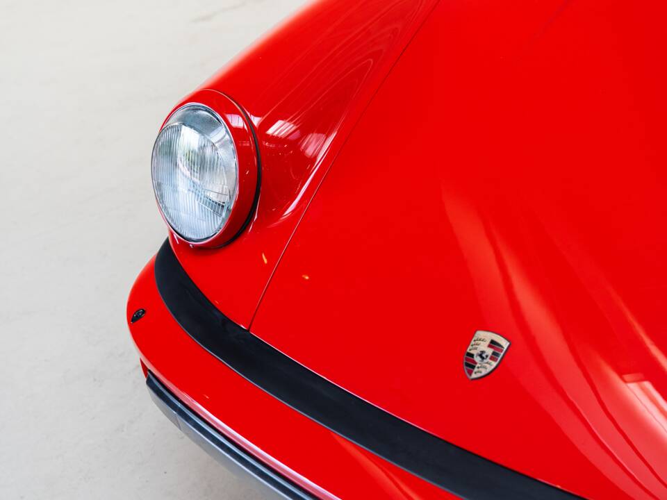 Image 19/31 of Porsche 911 Carrera 3.2 (1988)