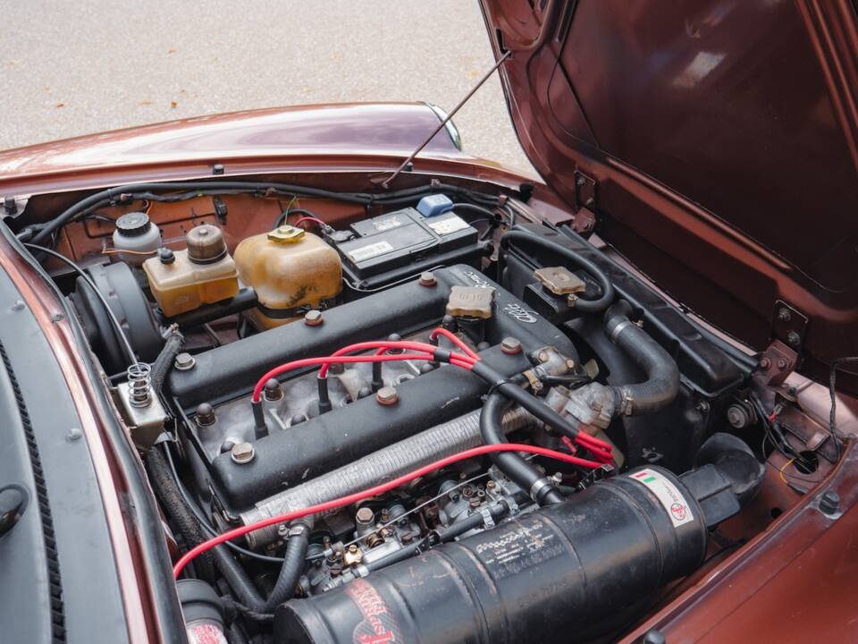 Image 24/34 of Alfa Romeo 2000 Spider Veloce (1980)