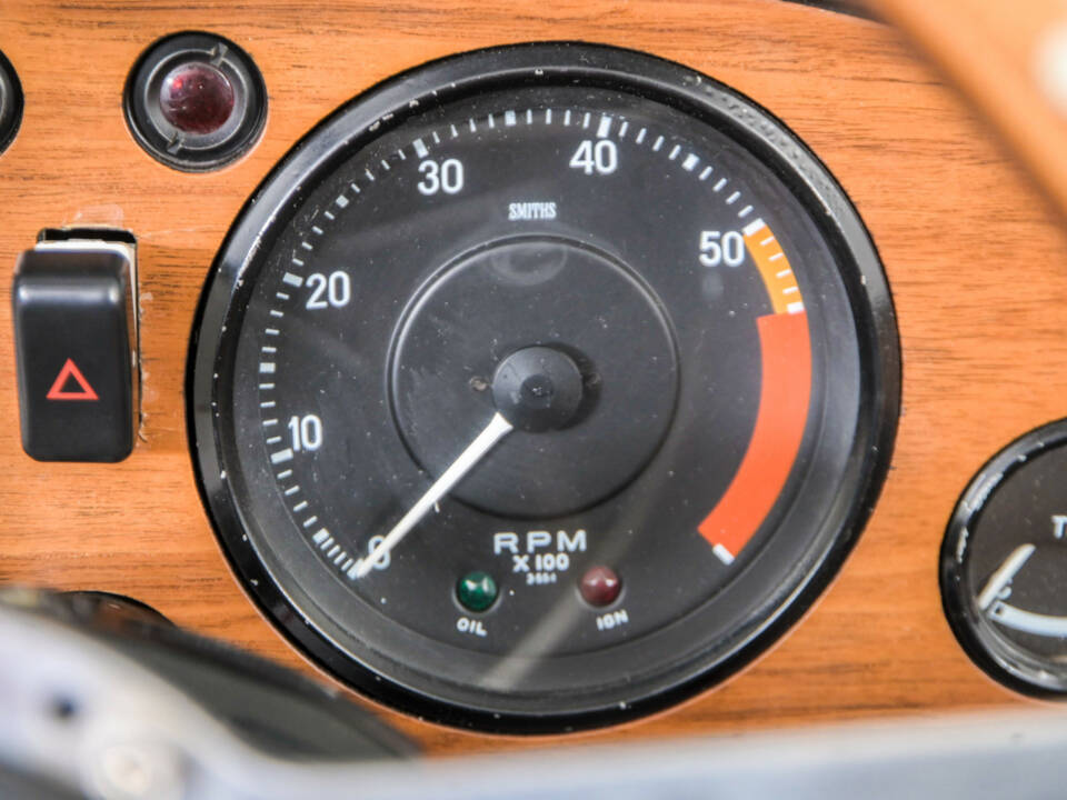 Image 13/50 de Triumph TR 250 (1968)