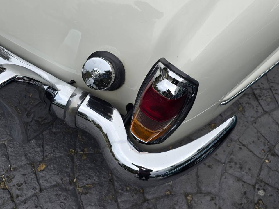 Image 11/26 of Mercedes-Benz 190 SL (1959)