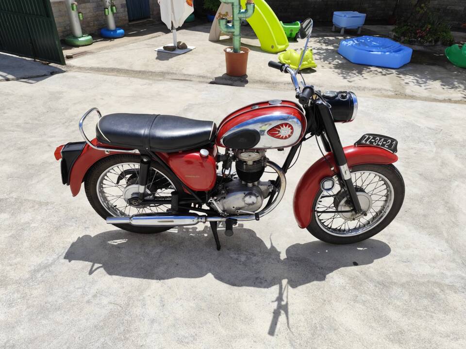Image 34/51 of BSA B 44 (1966)