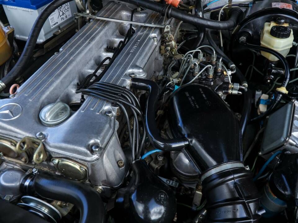 Image 36/50 de Mercedes-Benz 280 SLC (1976)