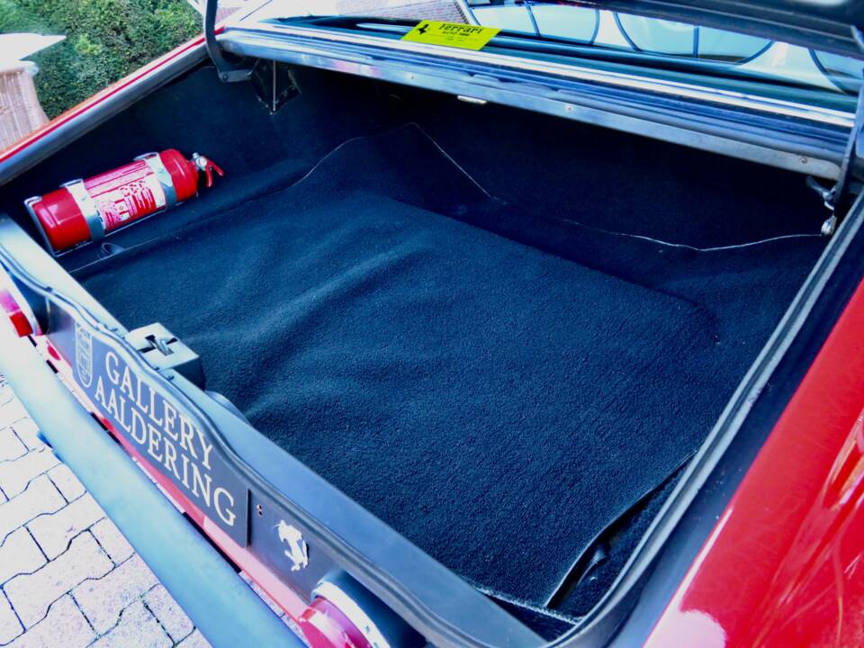 Imagen 36/50 de Ferrari 365 GTB&#x2F;4 Daytona (1971)
