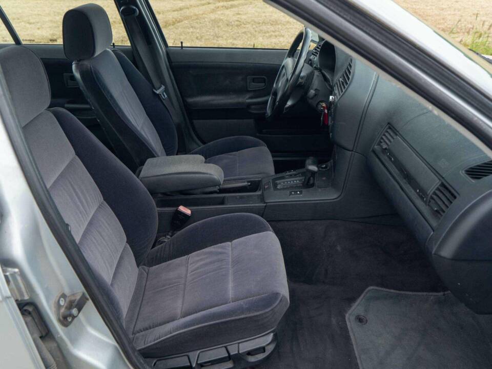Image 34/40 de BMW 320i (1994)
