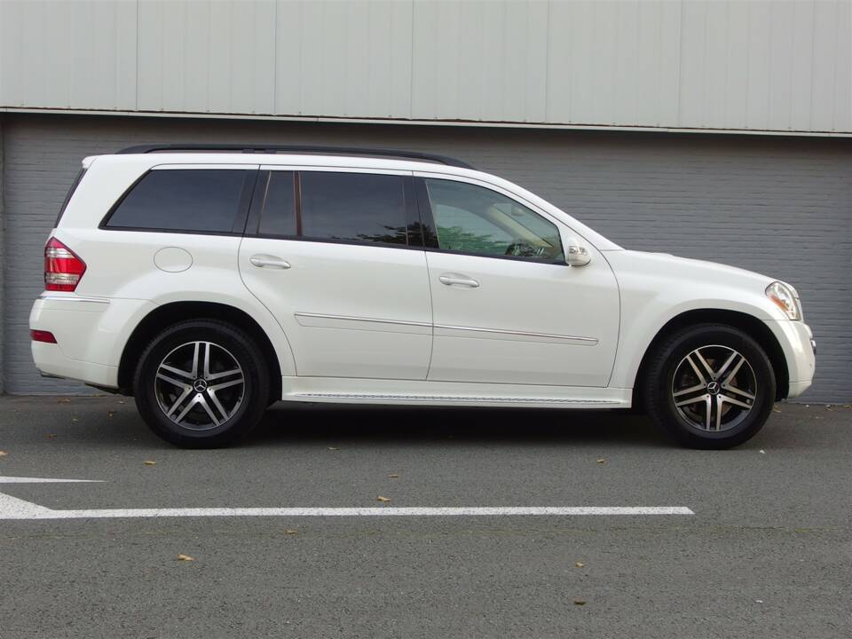 Bild 5/98 von Mercedes-Benz GL 450 4MATIC (2007)