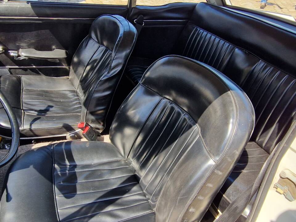 Image 12/14 of Peugeot 404 Coupé (1964)