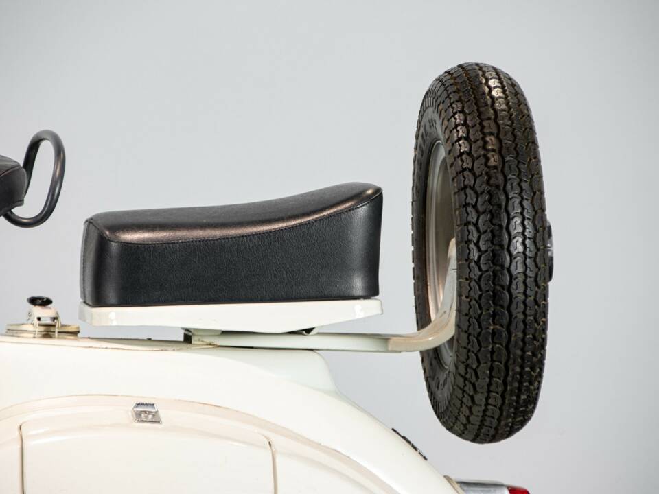 Image 28/50 of Piaggio Vespa 125 Super (1966)