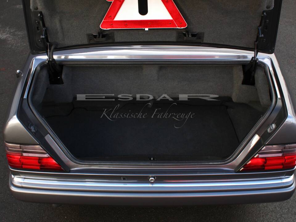 Bild 31/31 von Mercedes-Benz E 200 (1996)