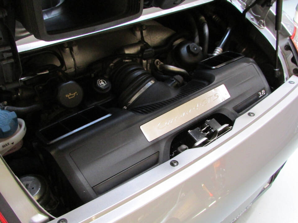 Image 13/21 of Porsche 911 Carrera 4 GTS (2012)