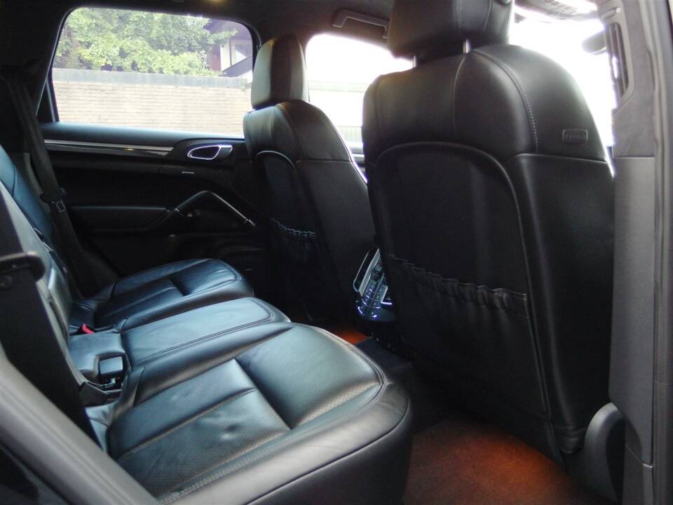 Imagen 77/97 de Porsche Cayenne Turbo (2011)