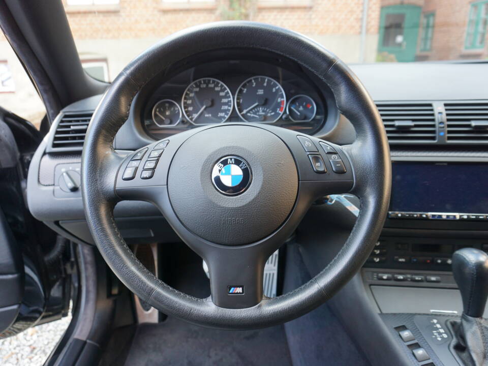 Image 13/30 de BMW 330Ci (2003)