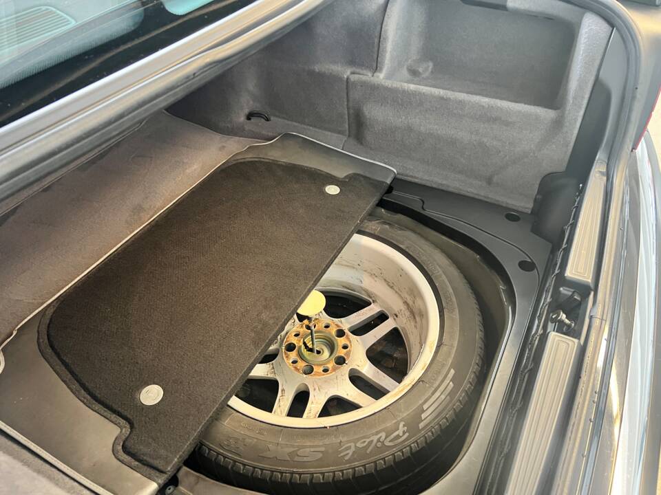 Immagine 33/48 di BMW 740i (2001)