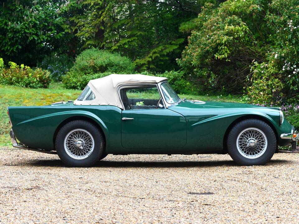 Image 2/20 of Daimler SP 250 (1962)