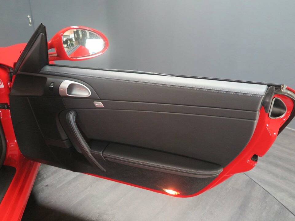 Image 21/50 of Porsche 911 Carrera 4S (2011)