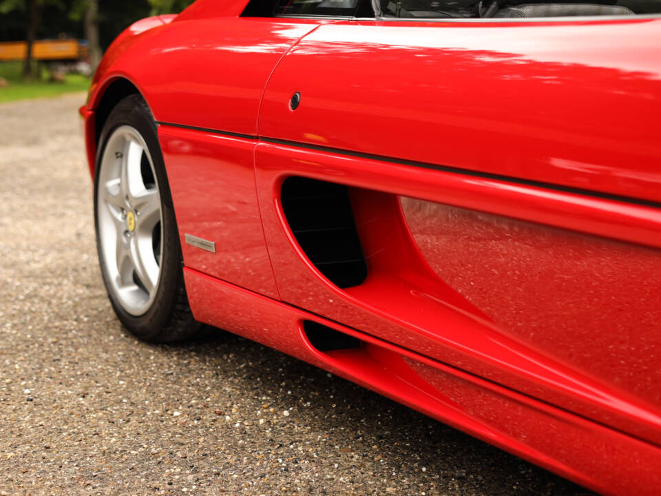 Immagine 61/76 di Ferrari F 355 F1 GTS (1997)