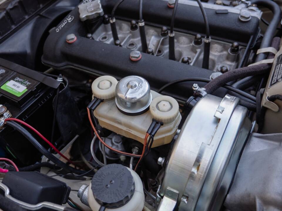 Image 37/54 of Alfa Romeo Giulia GT 1300 Junior (1972)