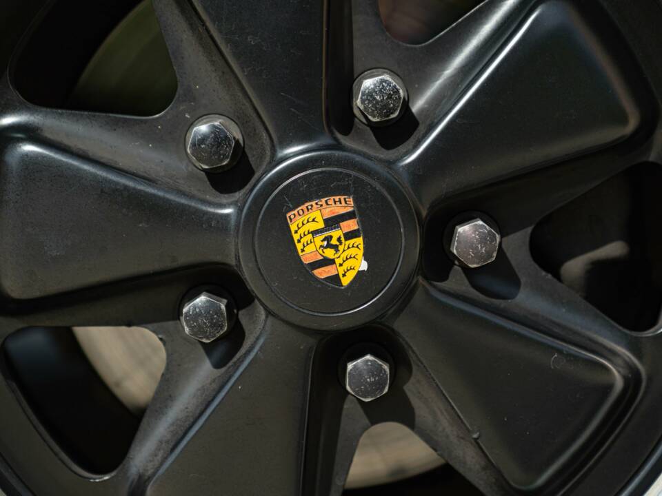 Image 21/50 de Porsche 911 SC 3.0 (1979)