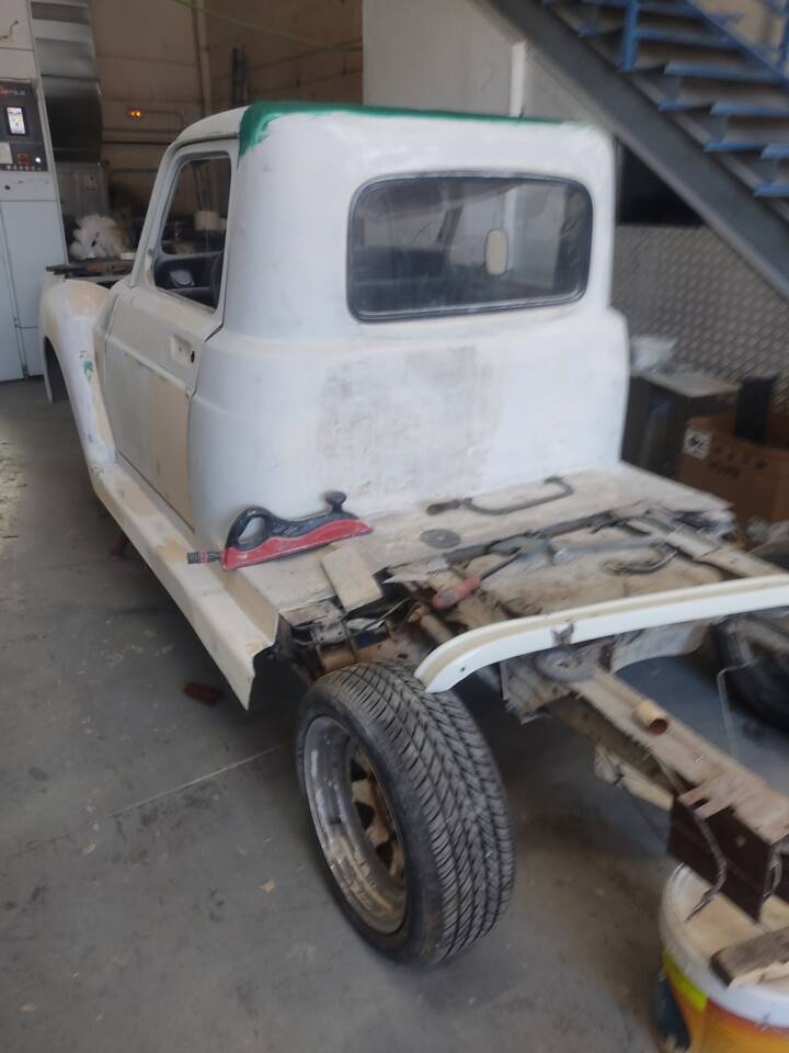 Image 65/91 of Renault R 4 F6 (1988)