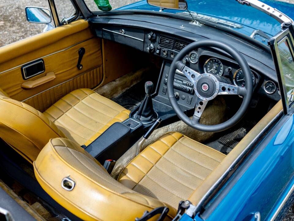 Imagen 36/50 de MG MGB (1973)