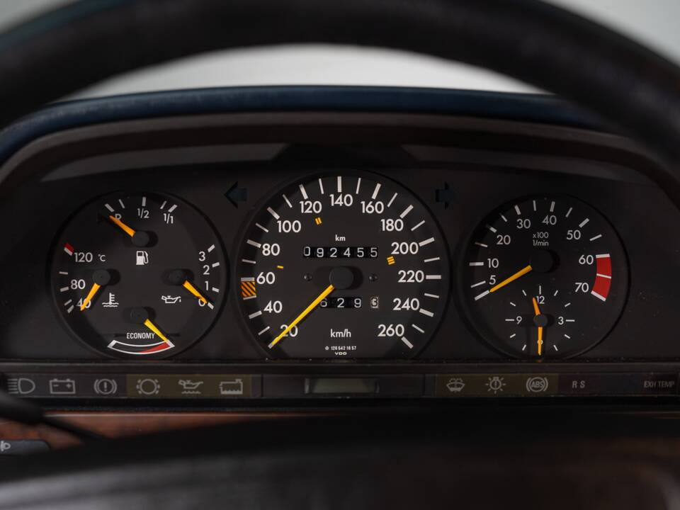 Bild 27/35 von Mercedes-Benz 560 SEC (1988)