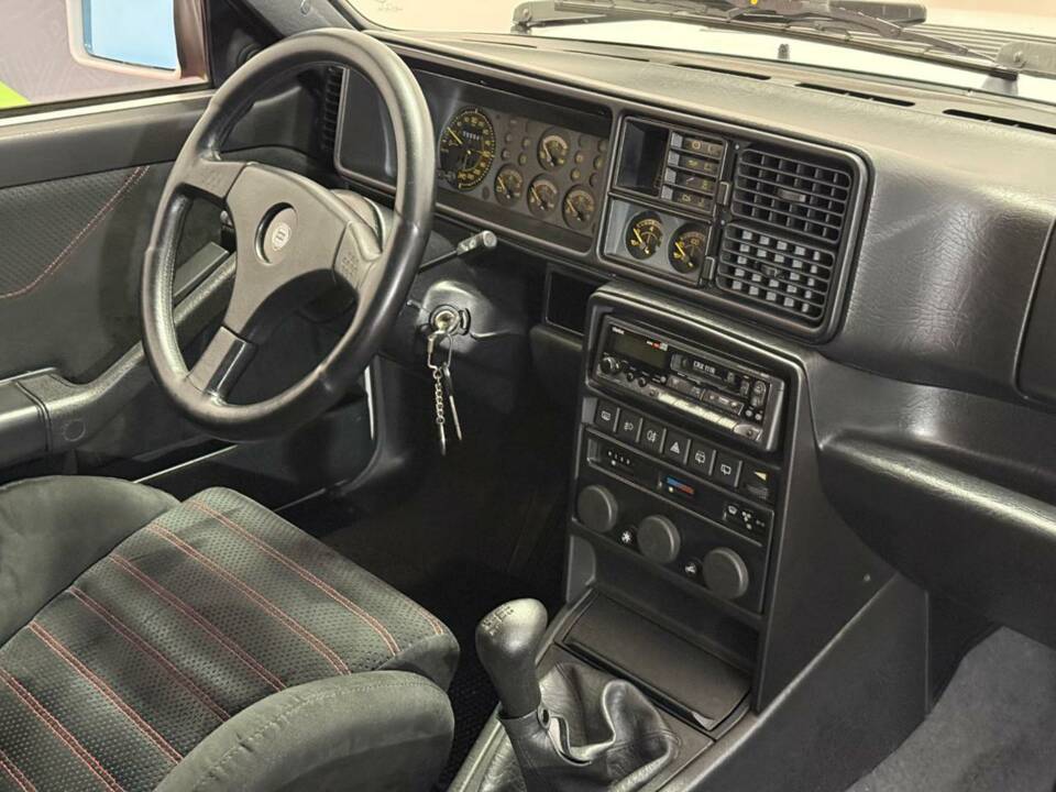 Bild 19/43 von Lancia Delta HF Integrale Evoluzione I "Martini 5" (1992)