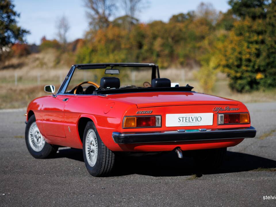 Image 9/43 of Alfa Romeo Spider Veloce 2000 (1976)