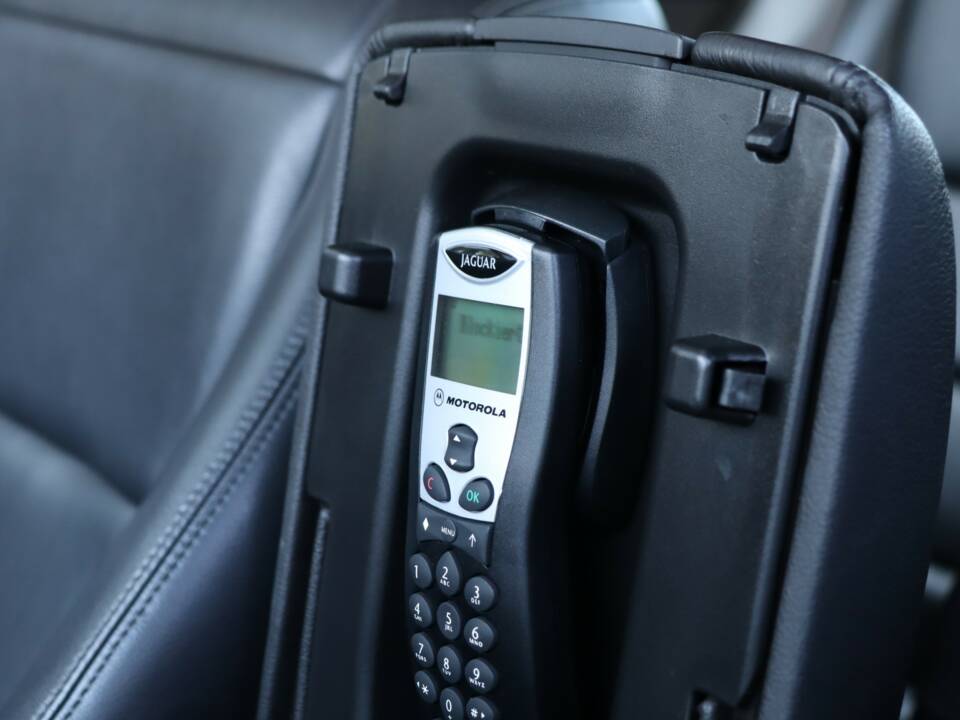 Image 46/50 of Jaguar XJ 8 4.2 (2004)