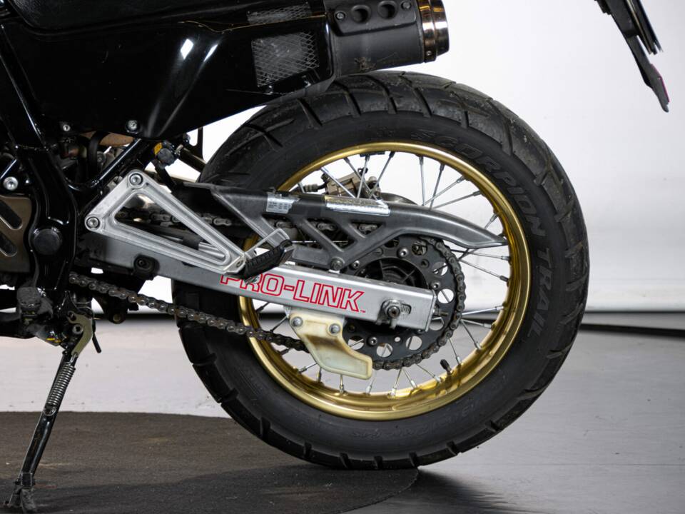 Image 15/38 de Honda NX 650 Dominator (1988)