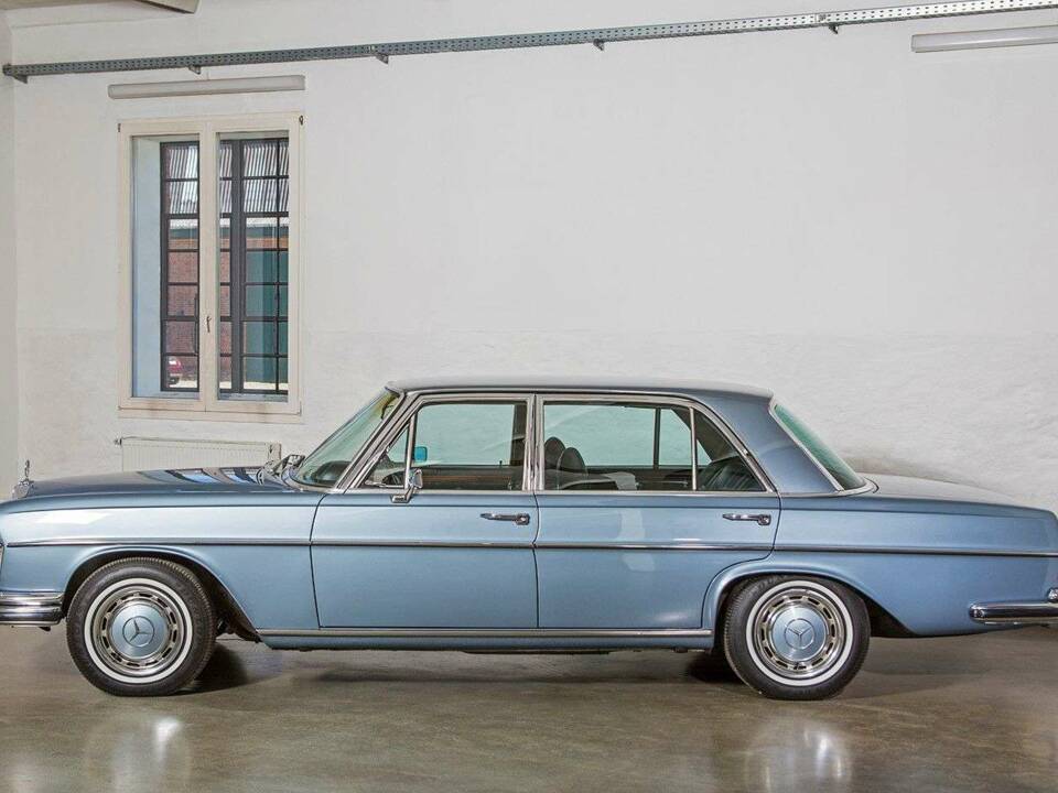 Afbeelding 3/36 van Mercedes-Benz 300 SEL 6.3 (1970)