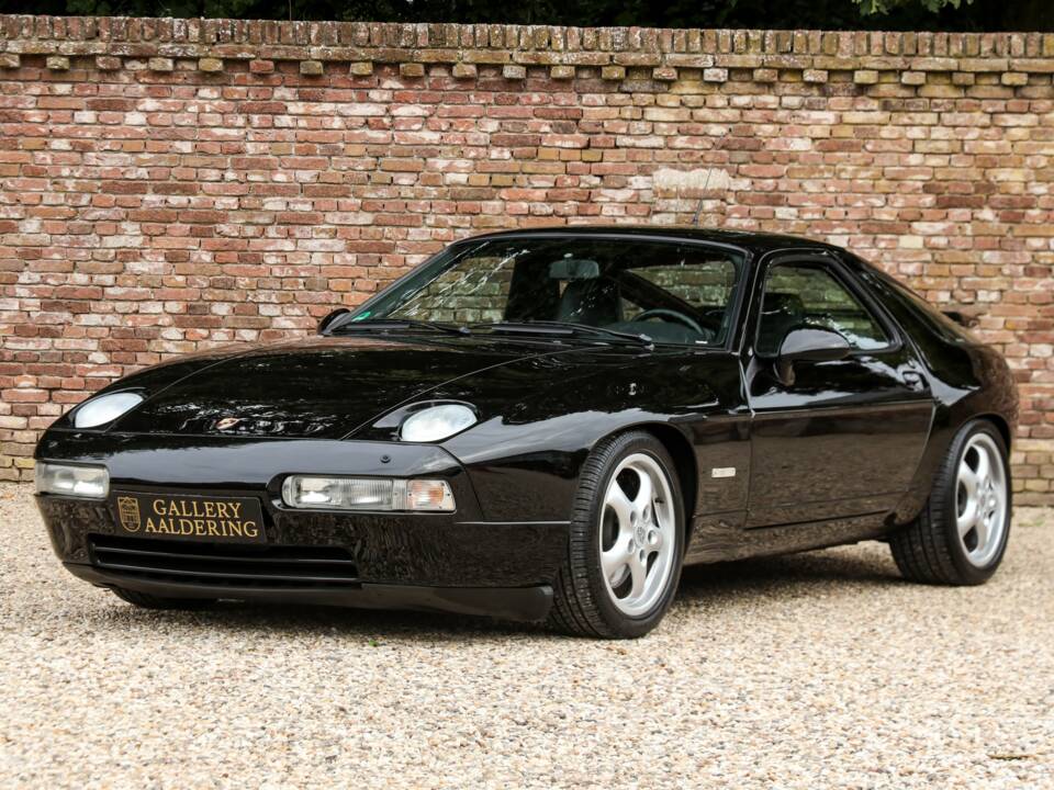 Afbeelding 34/50 van Porsche 928 GTS (1994)