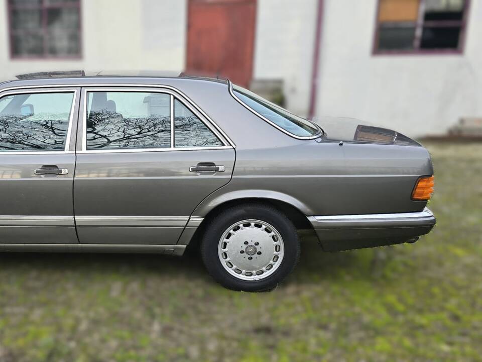 Immagine 7/8 di Mercedes-Benz 260 SE (1986)