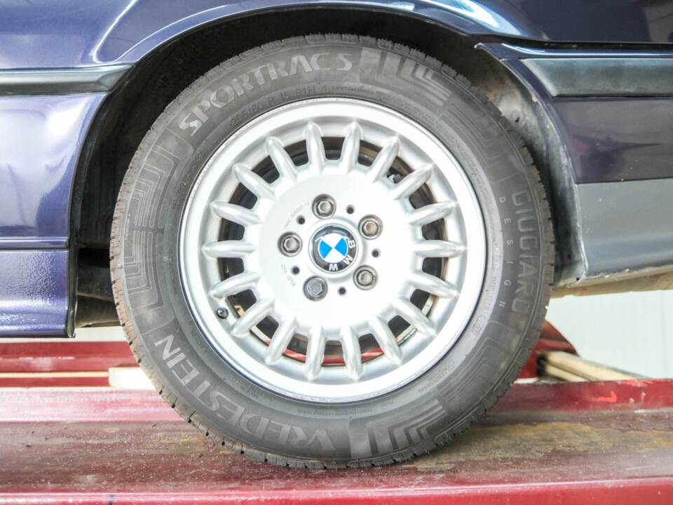 Bild 50/50 von BMW 318i (1996)