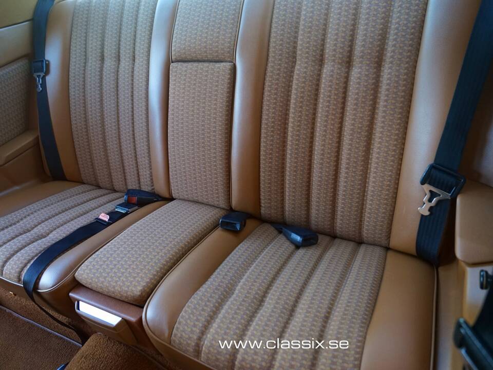 Image 4/17 of Mercedes-Benz 280 CE (1977)