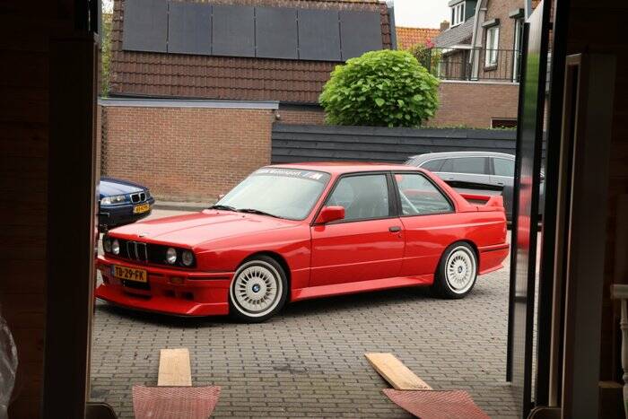 Image 3/6 of BMW M3 (1988)