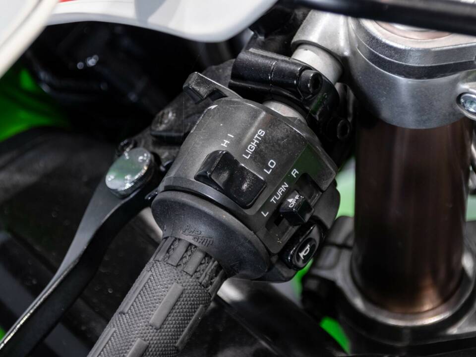 Afbeelding 19/35 van Kawasaki ZX-R 750 J/R (1993)